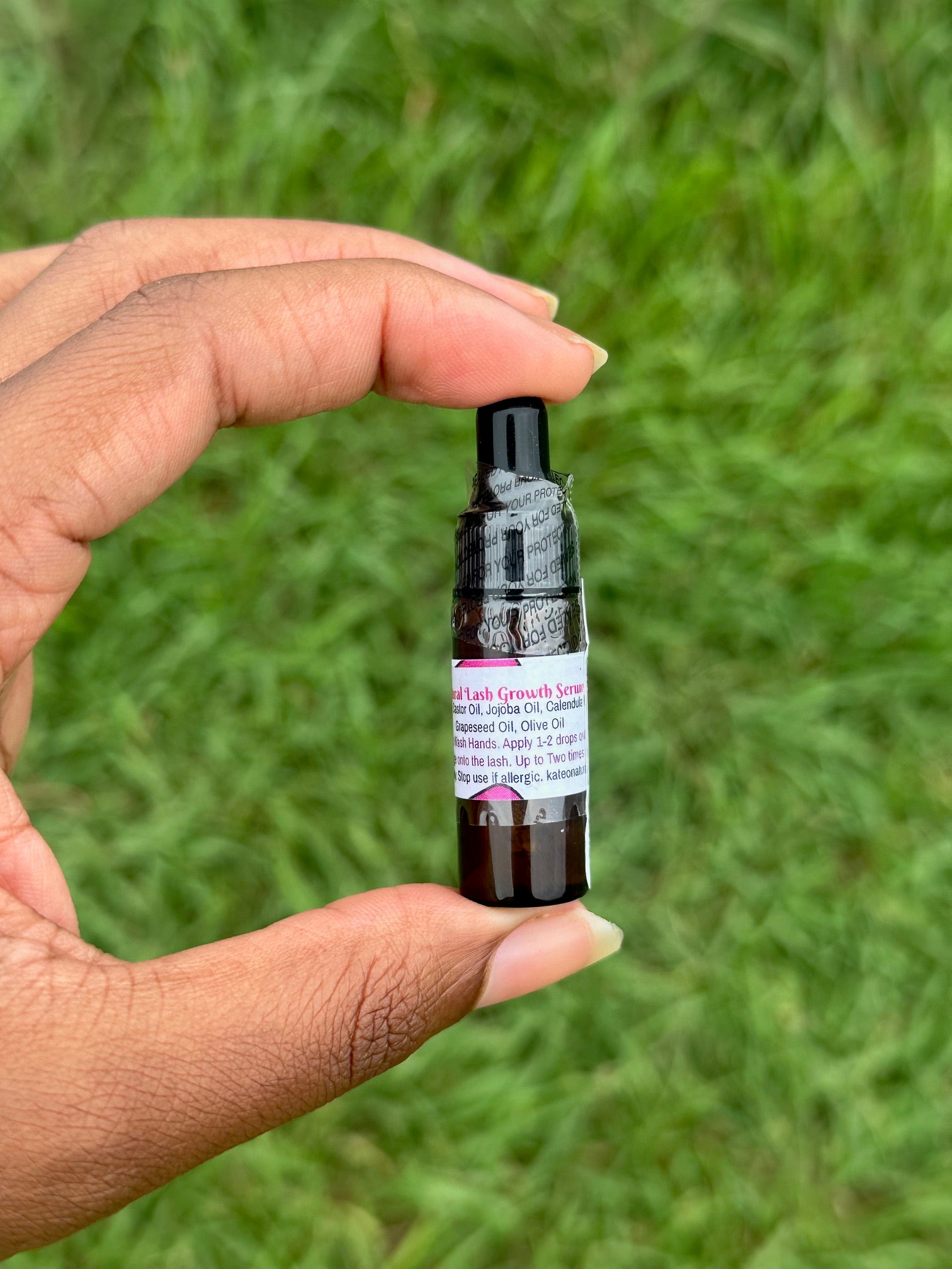 Natural Lash Growth Serum image 2